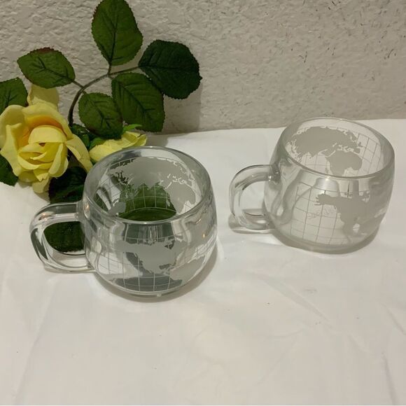 Set of 2 Vintage Nestle Nescafe World Map Globe Etched Glasses Mug Coffee Cups - Picture 2 of 6